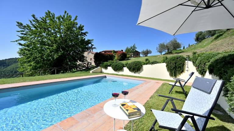 Voll ausgestattete geräumige Villa mit Grill, Garten und privatem Pool