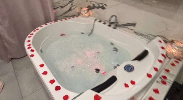 Lovely rental apartment with jacuzzi | Next to Naples Cathedral | Dogs allowed — photo 5