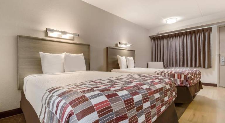 Red Roof Inn Detroit - Farmington Hills in Farmington Hills, MI