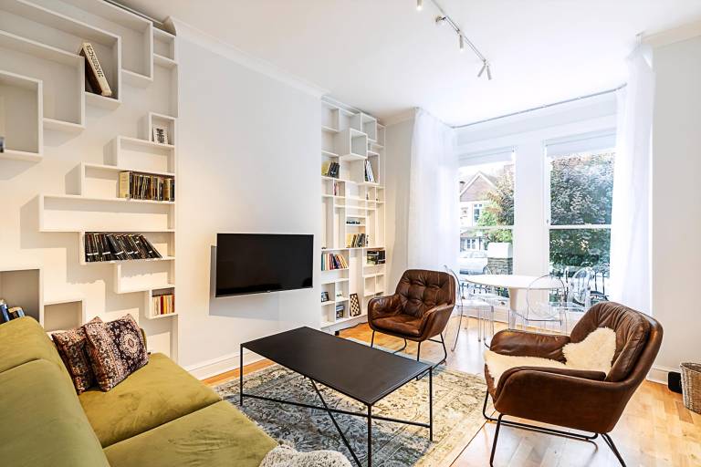 Charming Two Bedroom Flat in West Hampstead