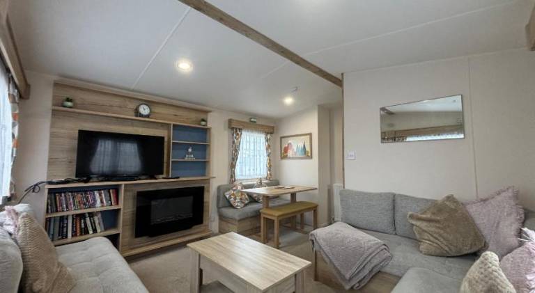 Apartment with jacuzzi — photo 2