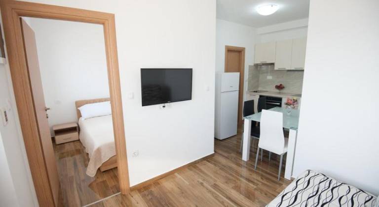 Holiday apartment with patio | Next to the beach | Pets allowed — photo 2