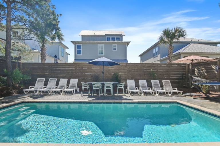 Children-friendly house with grill, terrace & private pool | Water view | Dogs allowed — photo 3