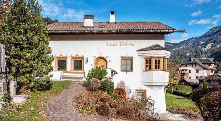 Apartment with yard in Ortisei