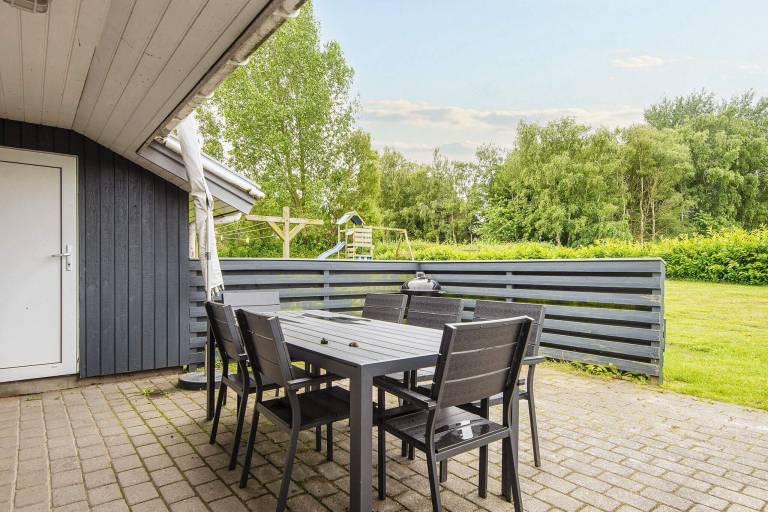 Fully equipped vacation home with pool & sauna | Next to the beach | Pets are welcome — photo 2
