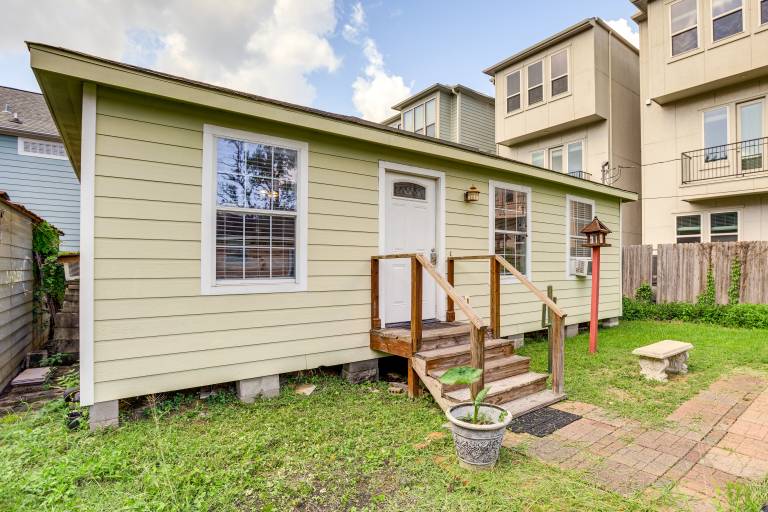 Walk to Shops & Dining Houston Heights Home