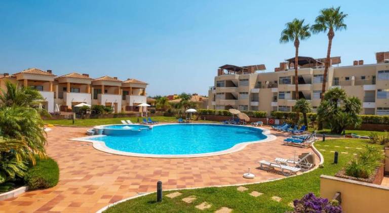 Villa with garden, terrace & pool | Pets allowed in Loulé