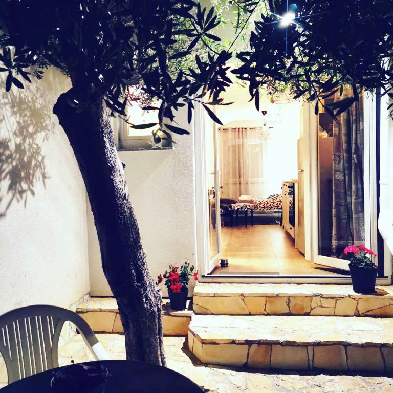 Children-friendly studio with BBQ, garden & terrace | Pets allowed in Zadar