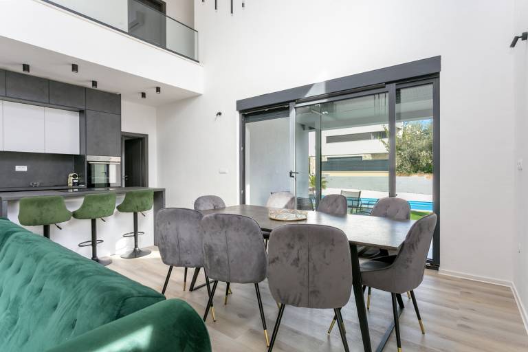 House with barbecue, garden & terrace — photo 5