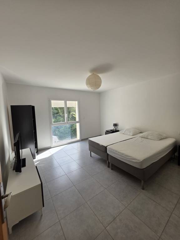 Fully equipped villa with barbeque, private pool & garden | Pool view | Pet-friendly — photo 5