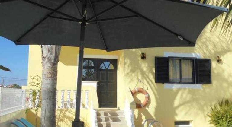 Pleasant holiday apartment with barbeque, yard & pool | Pets are welcome in Olhao