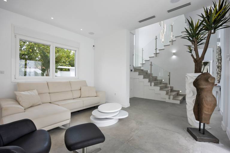Villa with garden, private pool & fast internet | River view — photo 5