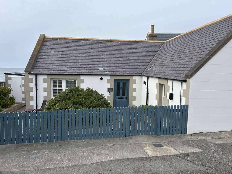 Cottage Buckie