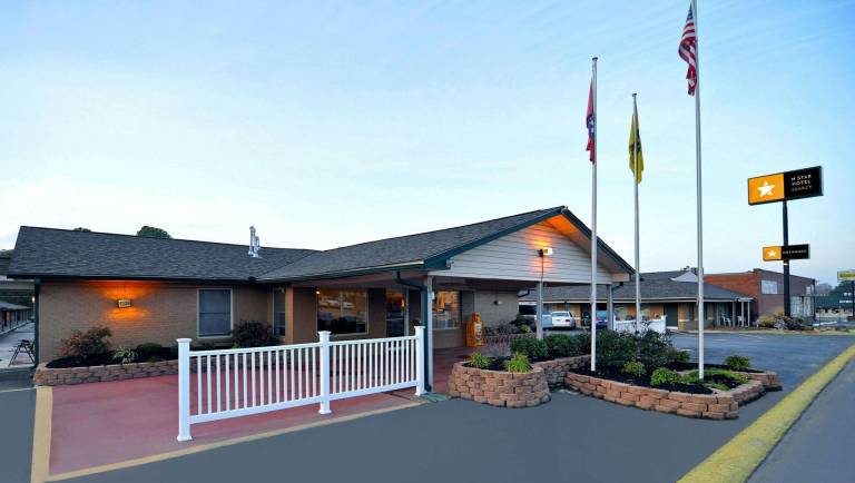 M Star Hotel Searcy — photo 3