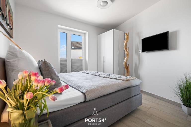 Hafenglück - Sauna, Balcony, Waterfront Location, Harbor View, 1st Floor — photo 4