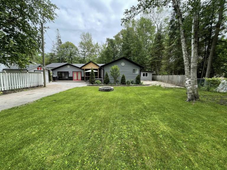 Cabin Wasaga Beach