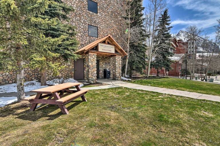 Cozy Colorado Studio Near Crested Butte Ski Slopes — photo 2