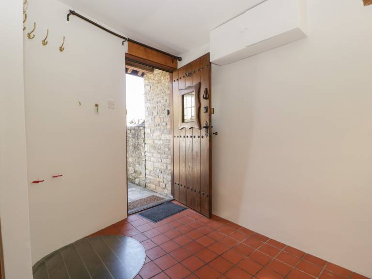 Family-oriented charming cottage with yard | Dogs allowed — photo 2