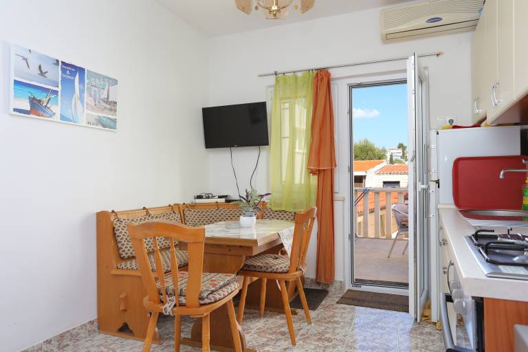 One bedroom apartment with terrace and sea view Bušinci, Čiovo (A-9450-b) — photo 3