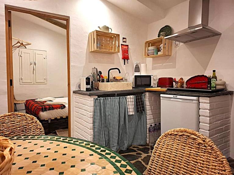 Beautiful rental apartment with jacuzzi, garden & terrace | Garden view | Pets are welcome — photo 5
