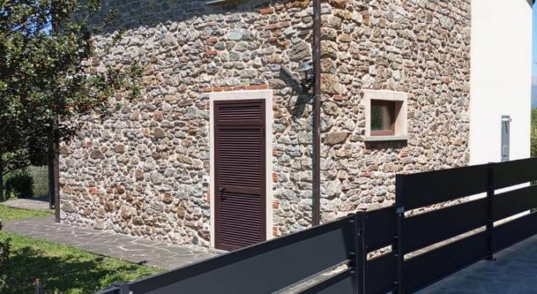 Vacation home with pool in Carrara