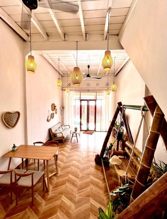 4-Bed Family Style Home Located in Downtown Unesco — photo 4