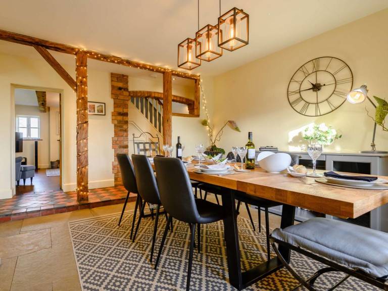 Cottage with yard, hot tub & terrace — photo 4