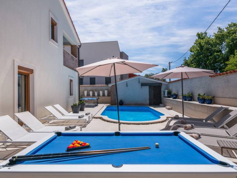 Fully equipped wonderful vacation home with private pool, BBQ & patio | Pets allowed — photo 4