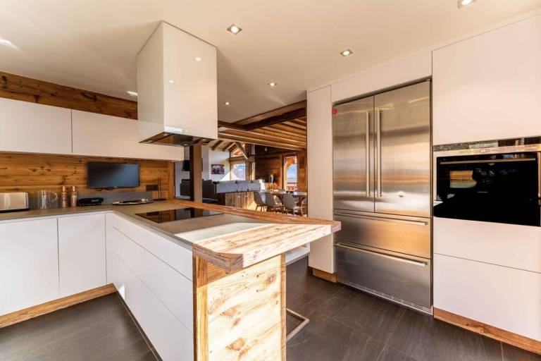 Chalet, 350m from shops, 2nd floor, terrace, fireplace or stove, parking, tv, 200m², Combloux — photo 5