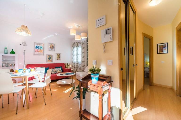 Child-friendly charming vacation home with yard | Next to Metropol Parasol | Good for workation | Dogs allowed — photo 4