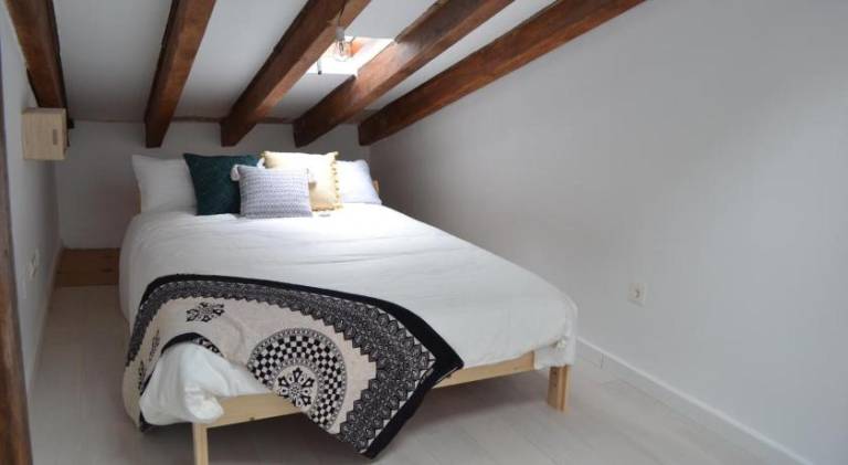 Apartment with 2 rooms for 7 persons in Burgos