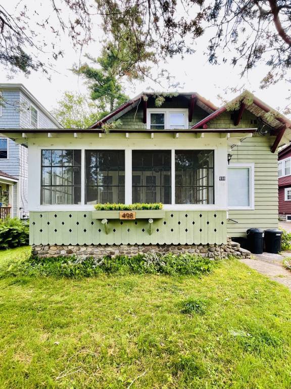 House  Saranac Lake