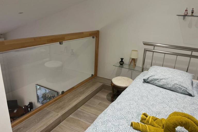 Renovated 1 bedroom apartment near sea — photo 5