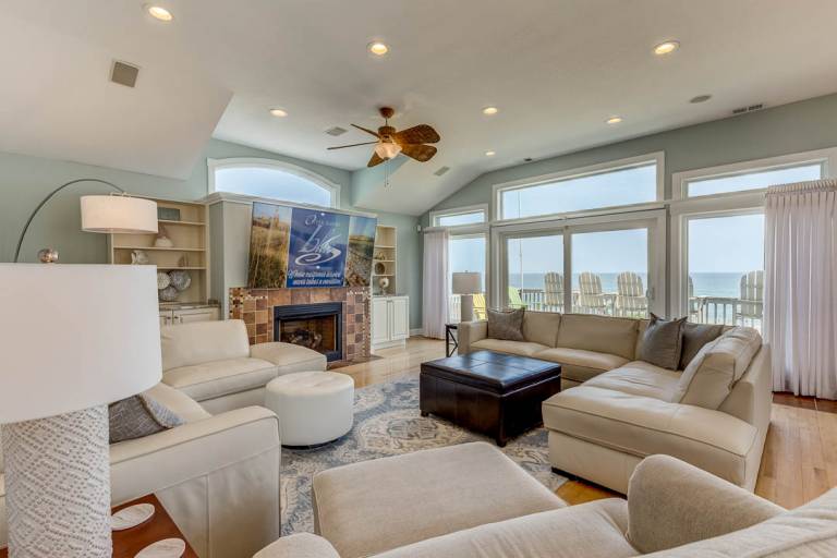 Pebble Beach Oceanfront Dog Friendly, Private Pool, Hot Tub Nags Head — photo 5