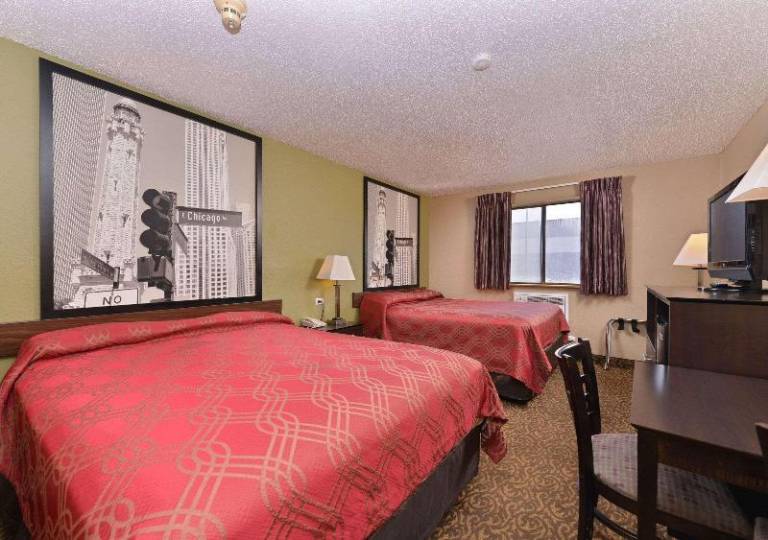 Econo Lodge Waukegan/Gurnee — photo 3
