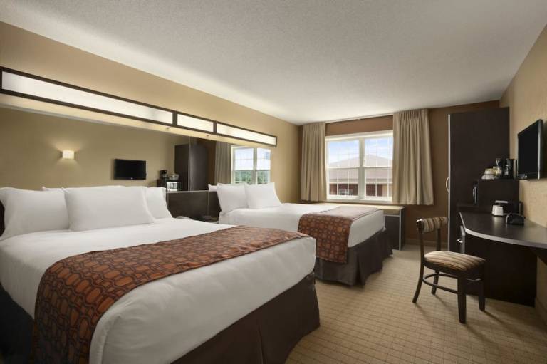Microtel Inn By Wyndham Mineral Wells Parkersburg