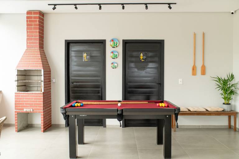 Apartment with pool & grill | Water view — photo 3