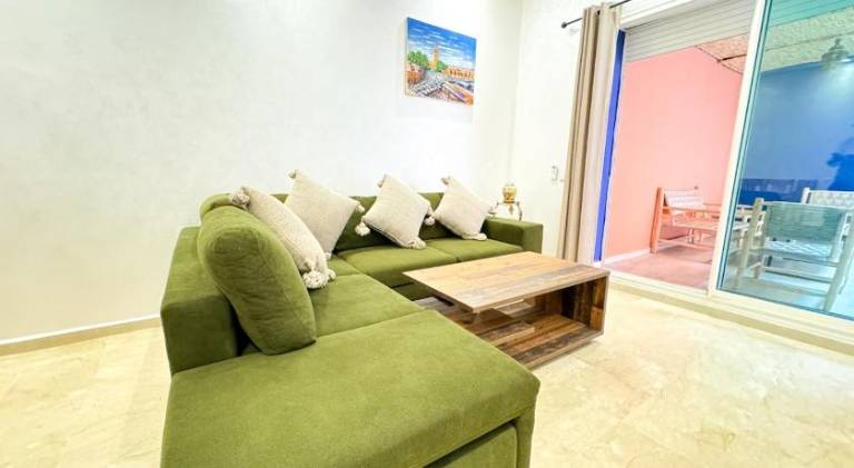 Elegant 2-Bedroom Duplex Downtown Private Terrace — photo 3