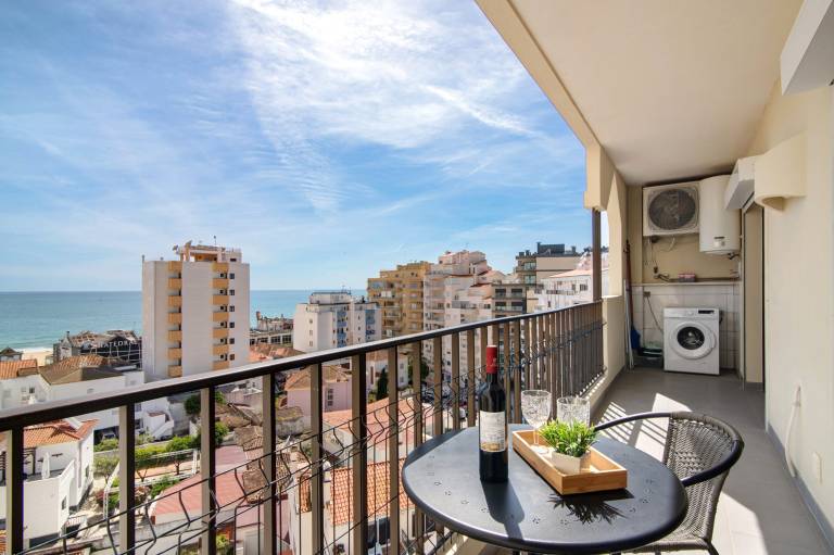 Apartment 'Luxury Beach View - Praia Da Rocha' with Sea View, Wi-Fi and Air Conditioning — photo 2