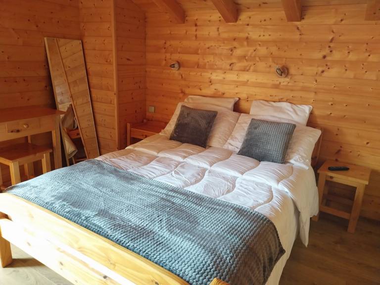 Spacious chalet with Wi-Fi and parking, pets allowed — photo 4