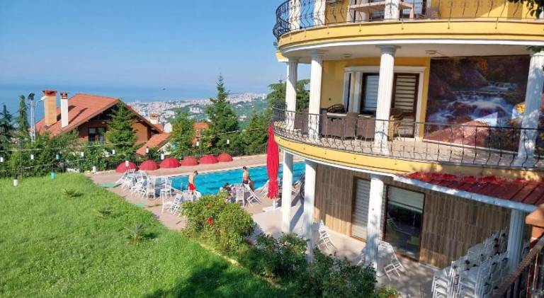 Villa with private pool, grill & terrace | Pets allowed in Trabzon