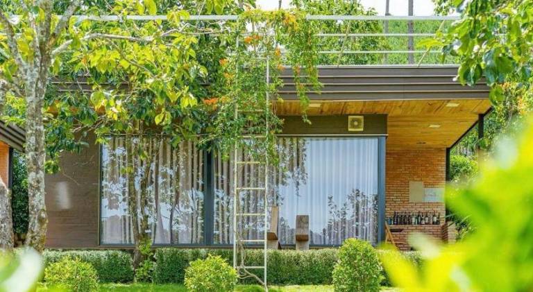Bungalow with yard, patio & barbeque — photo 4