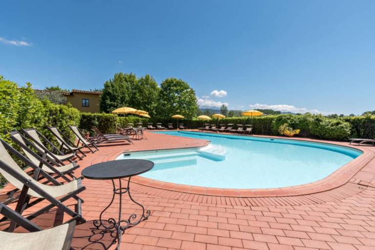 Apartment with barbeque, yard & pool | Nature view in Sarzana