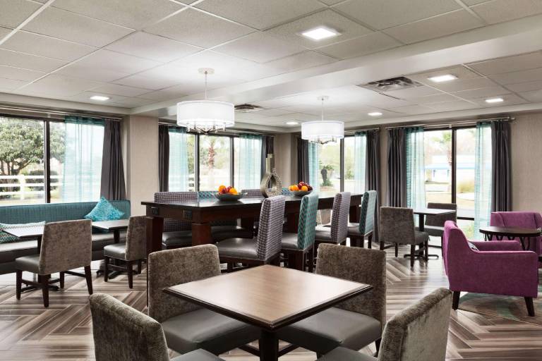 Hampton Inn Waycross — photo 4