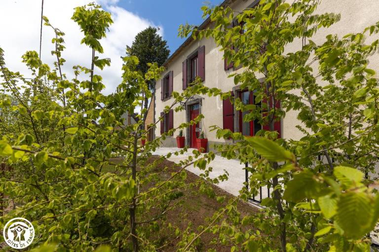 Gite with barbeque, terrace & garden — photo 4