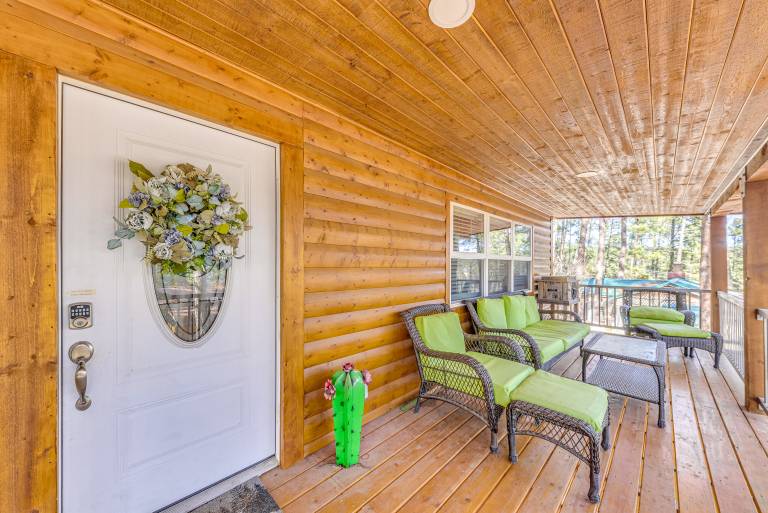 Ruidoso Cabin w/ Patio -  Walk to Midtown! — photo 2