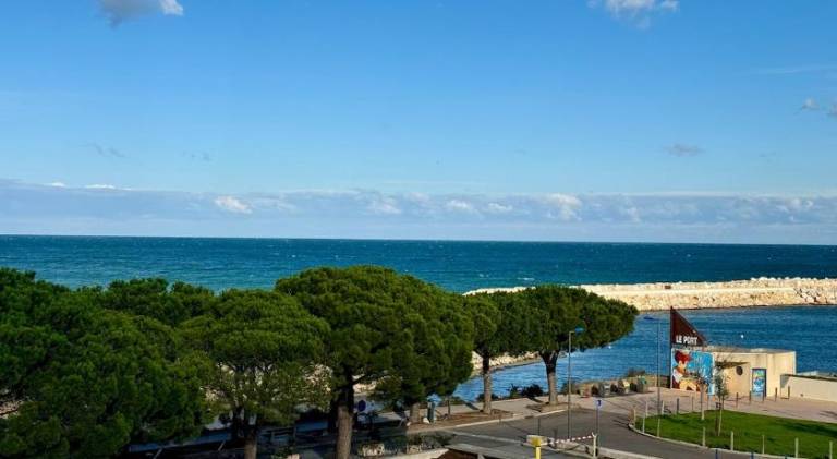 Wonderful holiday apartment with patio | Next to the beach | Pet-friendly in Collioure
