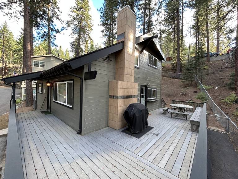Foothill Folly Pet-Friendly Walk to beach NVH1001 — photo 3