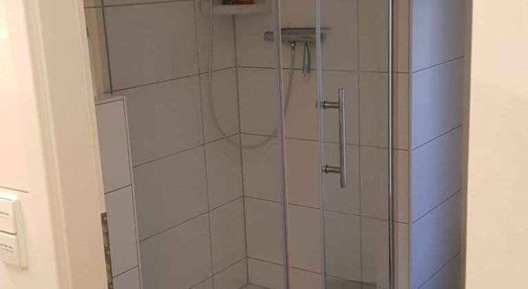 BudgetRooms - souterrain-private rooms & kitchen — photo 3