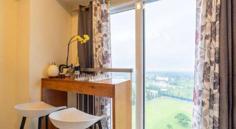 Serviced apartment with garden, patio & pool | Pets are welcome — photo 3